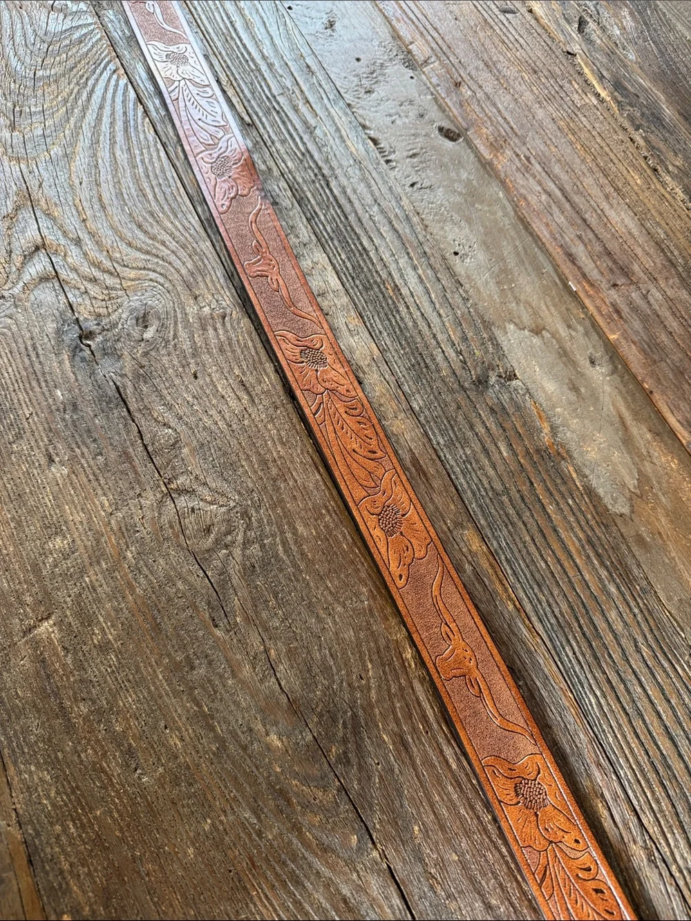 Retro style Faux leather tooled western rodeo belt with Gold Longhorn Buckle